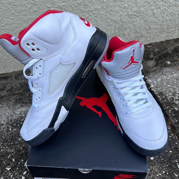 Men’s size 10.5 Air Jordan retro 5 used - Picture 2 of 10